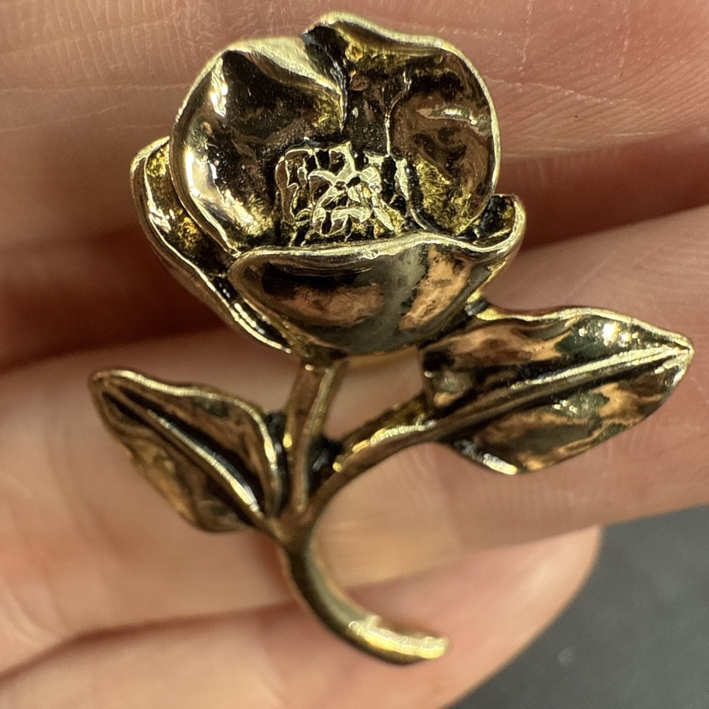 Vintage  Brushed Gold Tone Leaf Flower Rose Brooch Pin - Picture 2 of 6